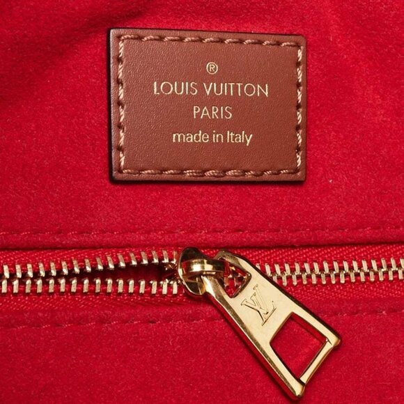 Louis Vuitton Limited Edition Monogram Fleece Teddy Onthego GM Tote Bag - Picture 6 of 9